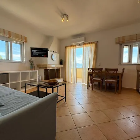 Apartment In Theologos *