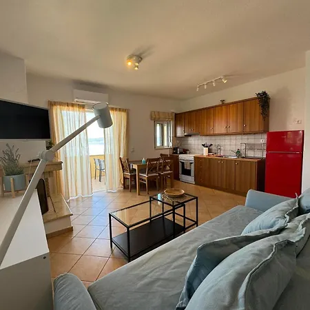 In Theologos Apartment